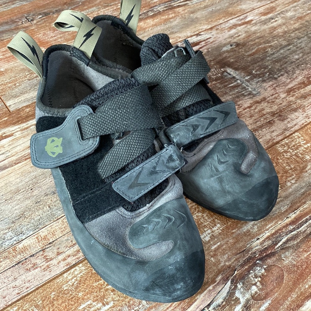 Evolv Kronos climbing shoe 8.5 new resole